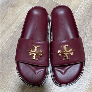Tory Burch Everly Anatomic Lug Sandal Burgundy
